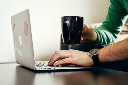 Fikcyjne konta na Facebooku