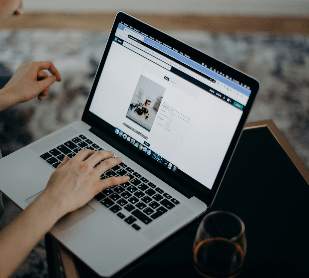 Czy strona internetowa jest wartością niematerialną i prawną?